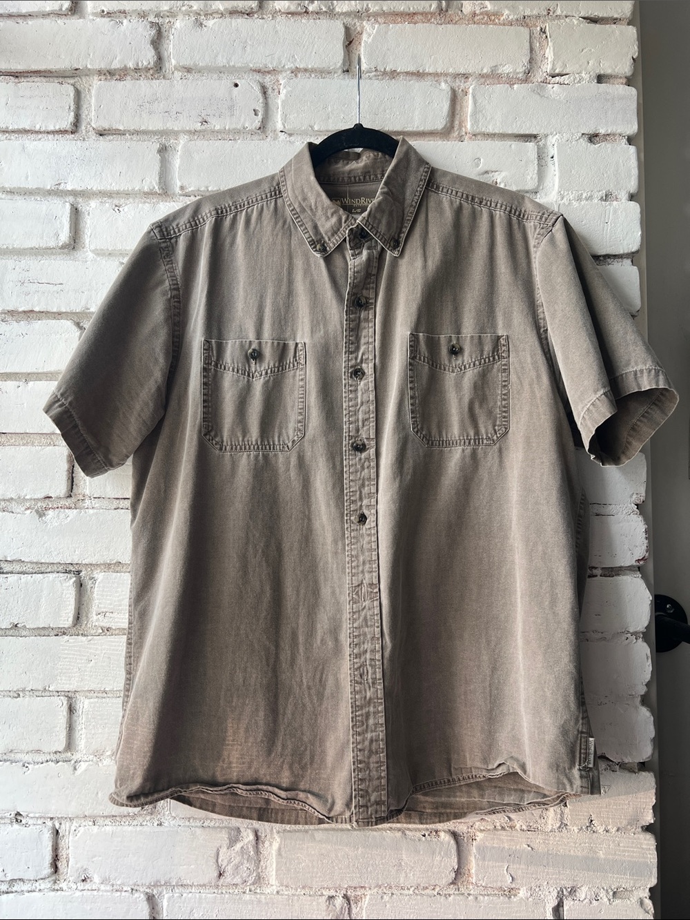 Y2k wind river Men's Short-Sleeve Casual Button-Up Shirt in Taupe 100% cotton